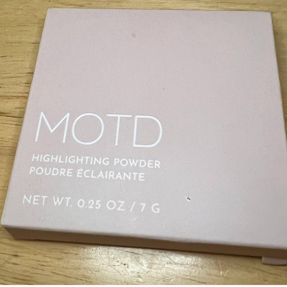 Motd "Something Magical" Highlighting Powder *New* - Picture 7 of 7